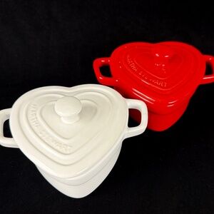 Two 8 oz Individual Heart Shaped Covered Baking Dishes Cocottes Red White Macys
